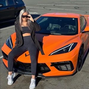 Meet your Posher, Alley